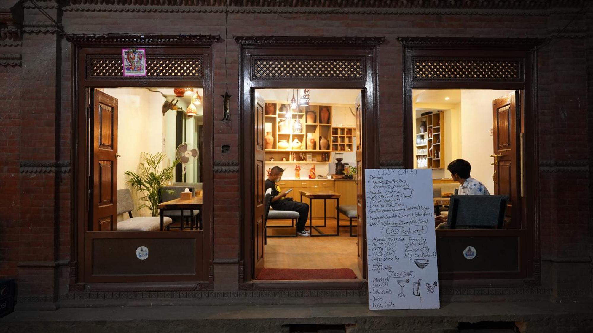 Cosy Hotel Bhaktapur Esterno foto